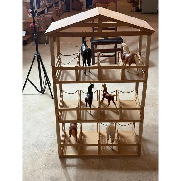 Vintage 1990s Wooden Deluxe 3-Tier Breyer Stable Barn Structure with 9 Stalls - Picture 8 of 12